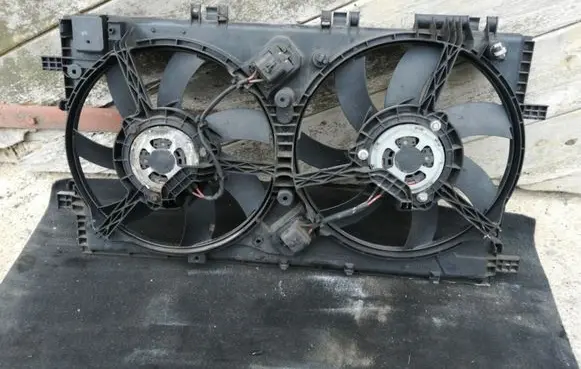 Opel Insignia A Radiator cooling fan shroud 13241736 13223018 P8658004