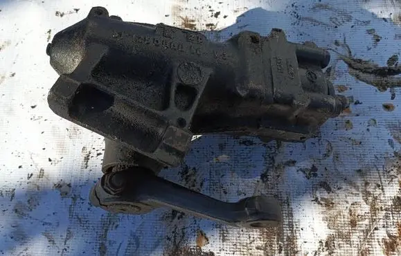 BMW 5 E34 Steering rack 8051955120 1137492