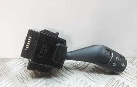 Ford Focus Wiper control stalk 17D940
