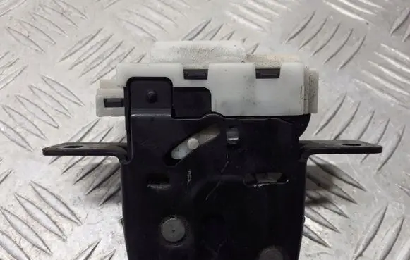 Renault Modus Tailgate/trunk/boot lock/catch/latch 8200076240