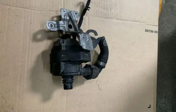 BMW 5 G30 G31 Electric auxiliary coolant/water pump 8638238