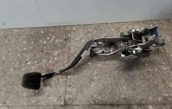Clutch pedal