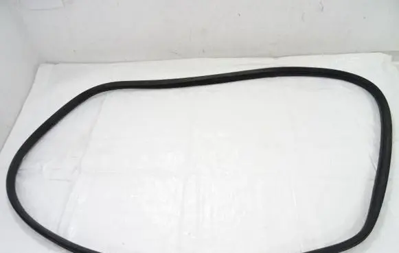 Peugeot 3008 I Rear door rubber seal (on body) 