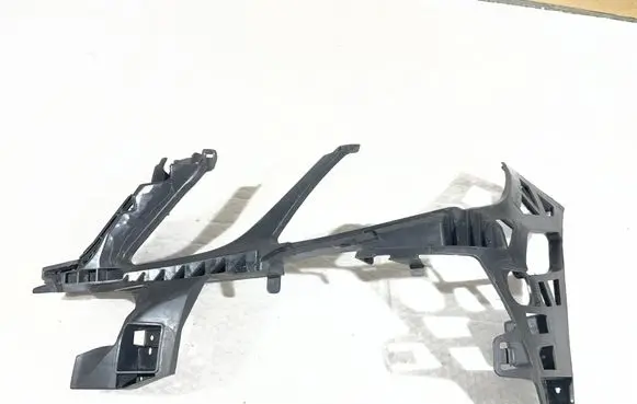 Mercedes-Benz E W212 Front bumper mounting bracket A2128852165BLCP A2128852165 A2128850365