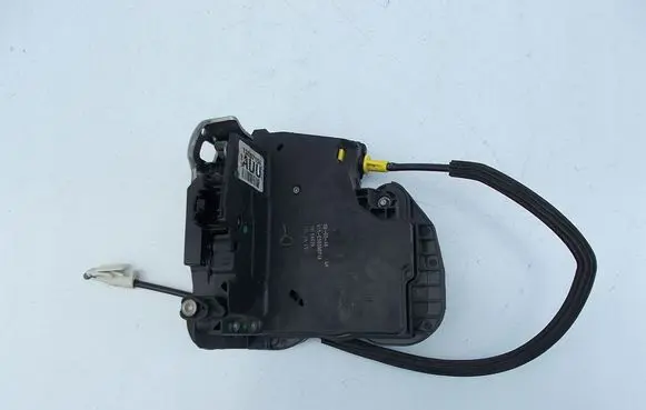 Opel Astra K Front door lock zamek13507156