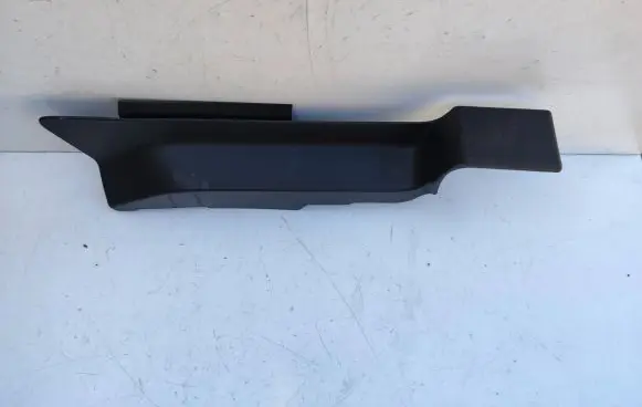 Volvo XC90 Rear seat side bottom trim 39829397 9686786C