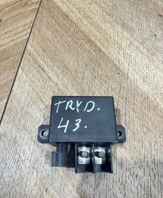 Mercedes-Benz E W211 Charging relay A0025423819