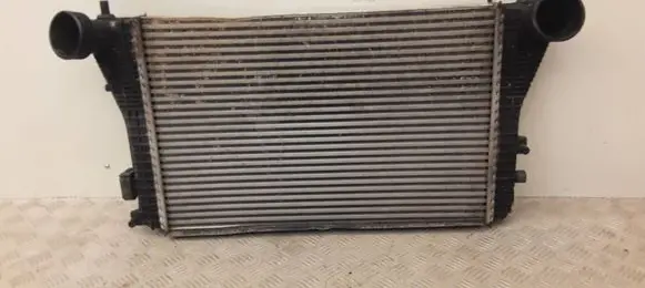 Volkswagen Touran I Intercooler air channel guide 1k0145803a