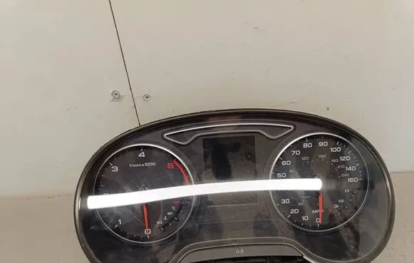 Audi A3 S3 8V Speedometer (instrument cluster) 8V0920970B VDD02426