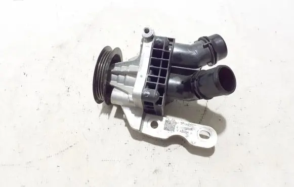 Volvo XC40 Water pump 32257932