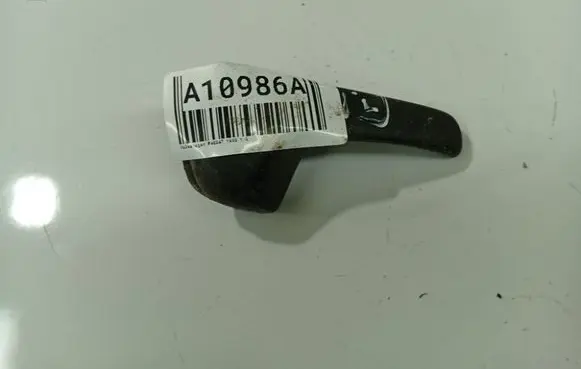 Volkswagen PASSAT B4 Rear door interior handle 