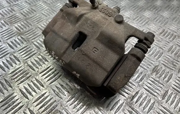 Nissan Qashqai Front brake caliper