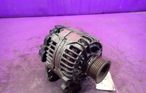 Volkswagen Golf IV Generator/alternator 