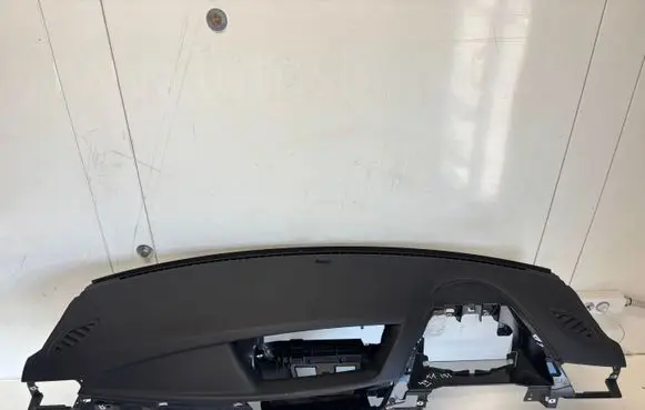 BMW X1 E84 Dashboard IL299124010L 11B031000610K