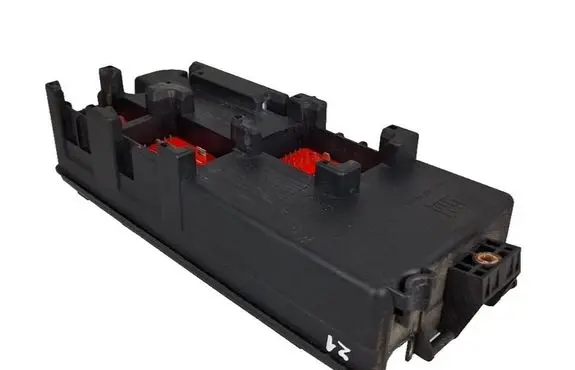 Opel Vectra C Fuse module 13144709 519066013