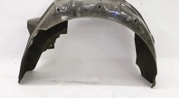 Audi A3 S3 8V Front arch 8V5810172C