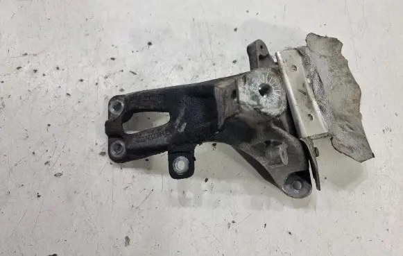 Audi A4 S4 B8 8K Engine mounting bracket 4G0199308E