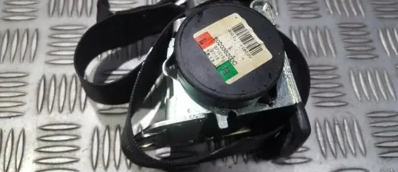 Middle seatbelt (rear)