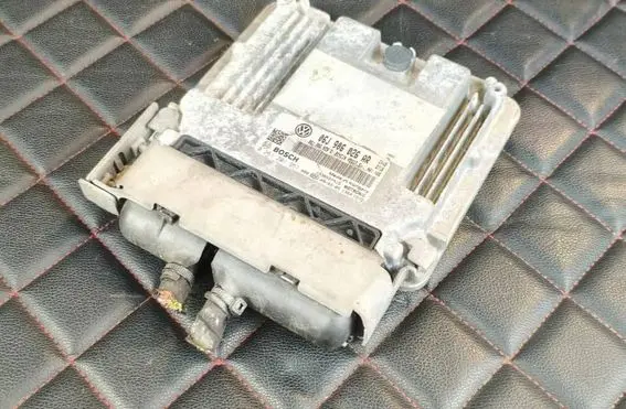 Volkswagen Scirocco Engine control unit/module 06J906026AR 06J906026D 0261201951