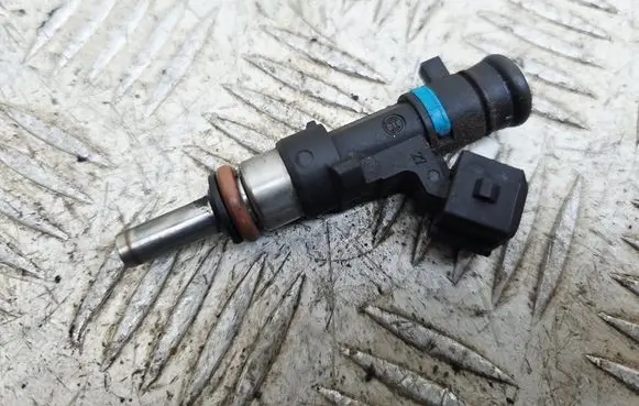Fuel injector