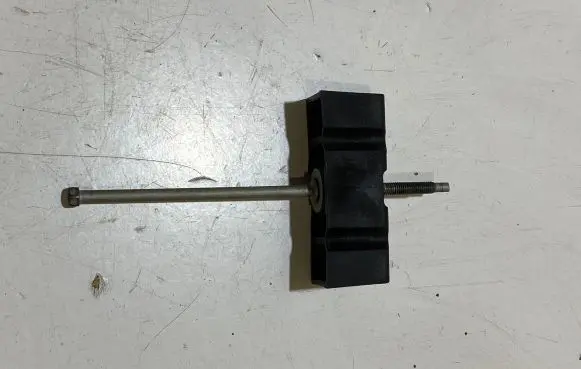 Ford Mustang VI Battery bracket F75B10747AA
