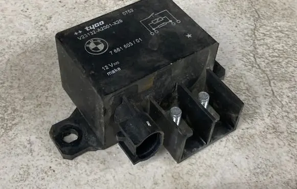 BMW X5 E70 Coolant fan relay 7661503 23132A2001S26