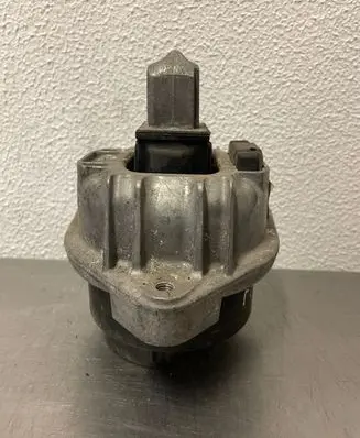 BMW 5 F10 F11 Engine mounting bracket 6860233 68623513