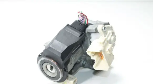 Toyota Avensis T270 Ignition lock 450200203 29653453