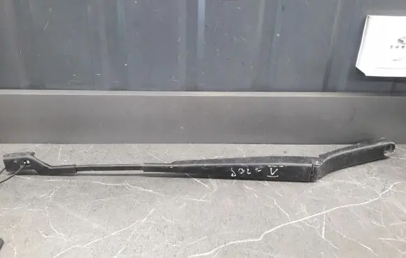 Volkswagen Golf V Front wiper blade arm 1Q1955409