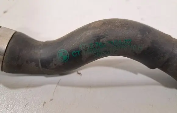 Engine coolant pipe/hose