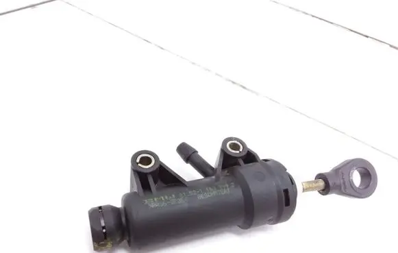 BMW 3 E46 Clutch master cylinder 21521638992