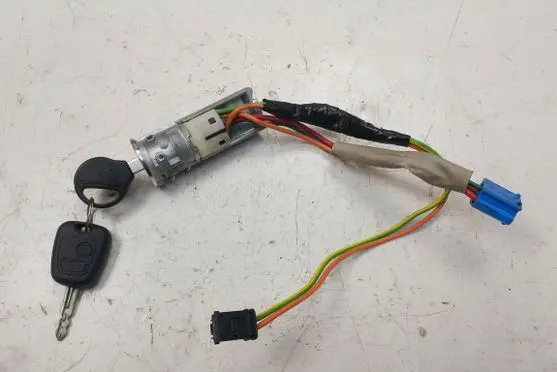 Citroen Xsara Picasso Ignition lock D345-003