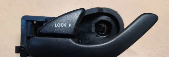Ford Maverick Front door interior handle YL847822615AL