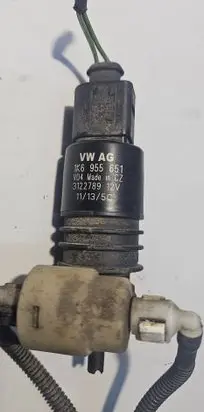 Volkswagen Golf IV Windscreen/windshield washer pump 1K6955651 3122789