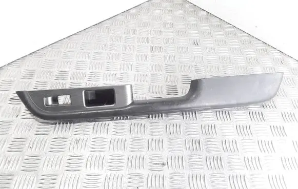 Nissan X-Trail T30 Other front door trim element 809488H700