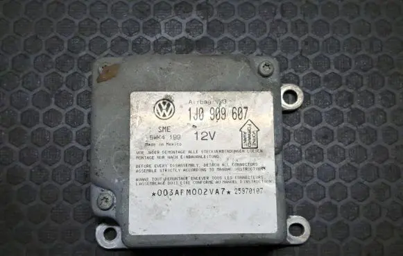 Volkswagen PASSAT B5 Airbag control unit/module 1J0909607 25970107