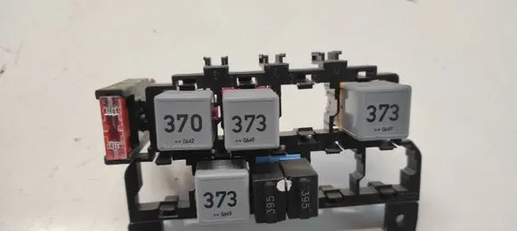 Audi A6 S6 C6 4F Relay mounting block 4F0937503 8A0937530