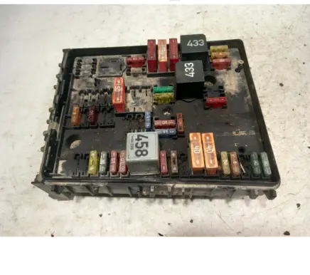 Volkswagen Golf V Fuse box set 1K0937124H 015345021