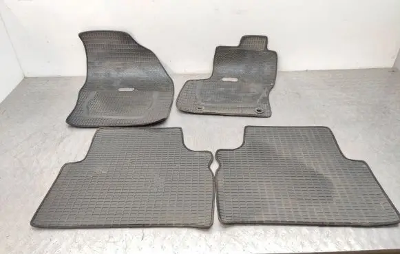 Ford Kuga I Car floor mat set 
