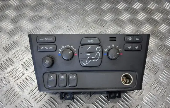 Volvo S60 Climate control unit 8682932 M611360