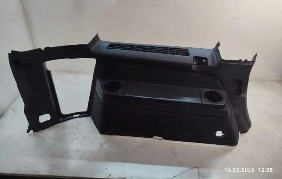 Volvo XC90 Trunk/boot lower side trim panel 39861657