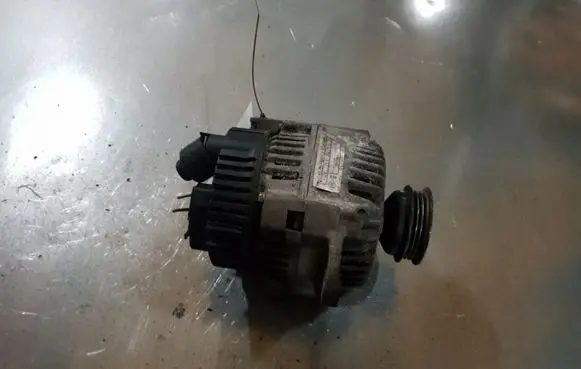 Renault Laguna I Generator/alternator 7701352119