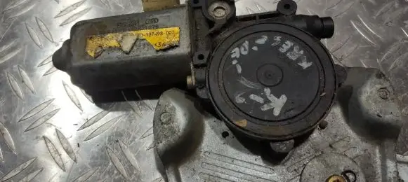 BMW 3 E36 Rear door window regulator motor 0130821276