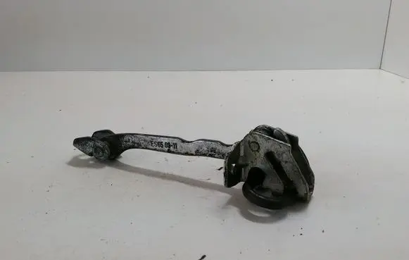 Opel Corsa C Front door check strap stopper 24413388