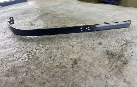 Mercedes-Benz C W202 Under headlight/headlamp trim 2028260477 2028260277