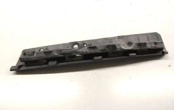 KIA Sorento Headlight/headlamp mounting bracket