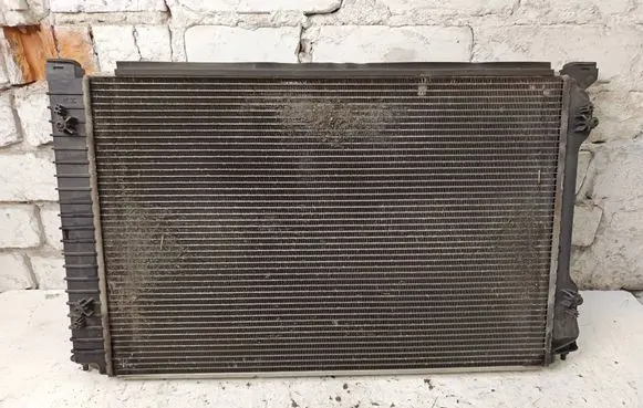 Audi A6 S6 C6 4F Coolant radiator