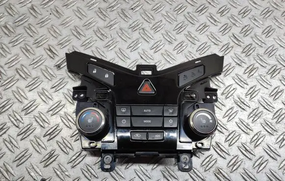 Chevrolet Cruze Climate control unit 7058 3870588 12048126