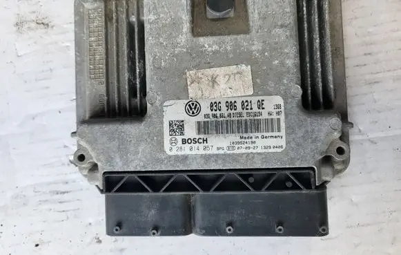 Volkswagen Golf V Engine control unit/module 03G906021QE 03G906021AB 0281014057