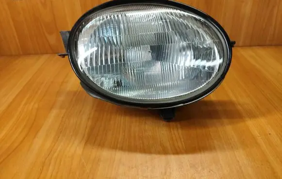 Toyota Corolla E110 Headlight/headlamp 10076587